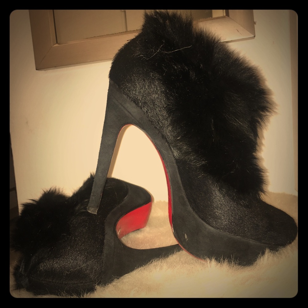 Women’s high hills shoes size 38,5. US 8,5